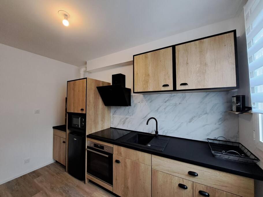 Camden - Exterieur Et Parking Apartment Reims Bagian luar foto
